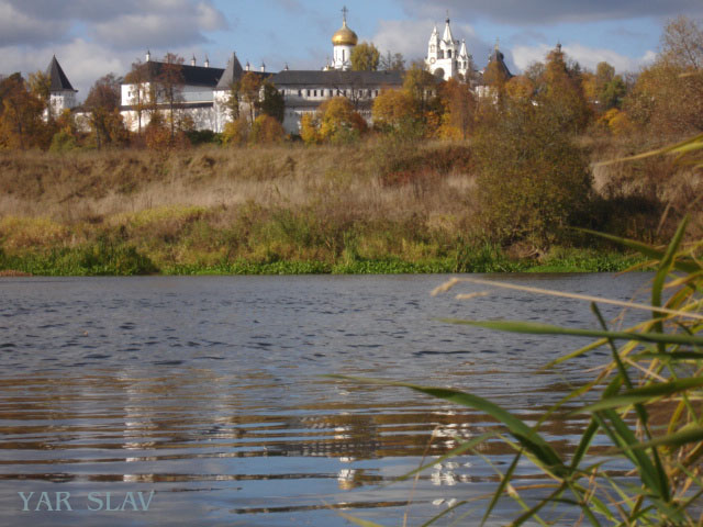 Вид на Саввино-Сторожевский монастырь со стороны Москва-реки